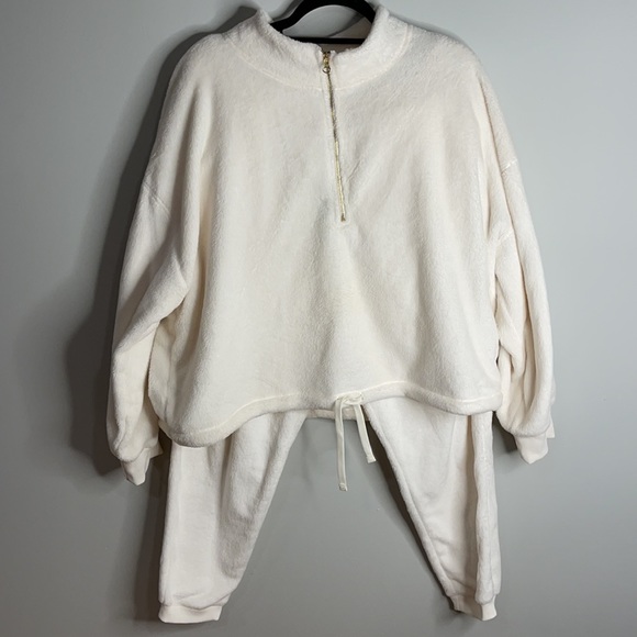 Old Navy Pants - Cream Teddy Sweater Set